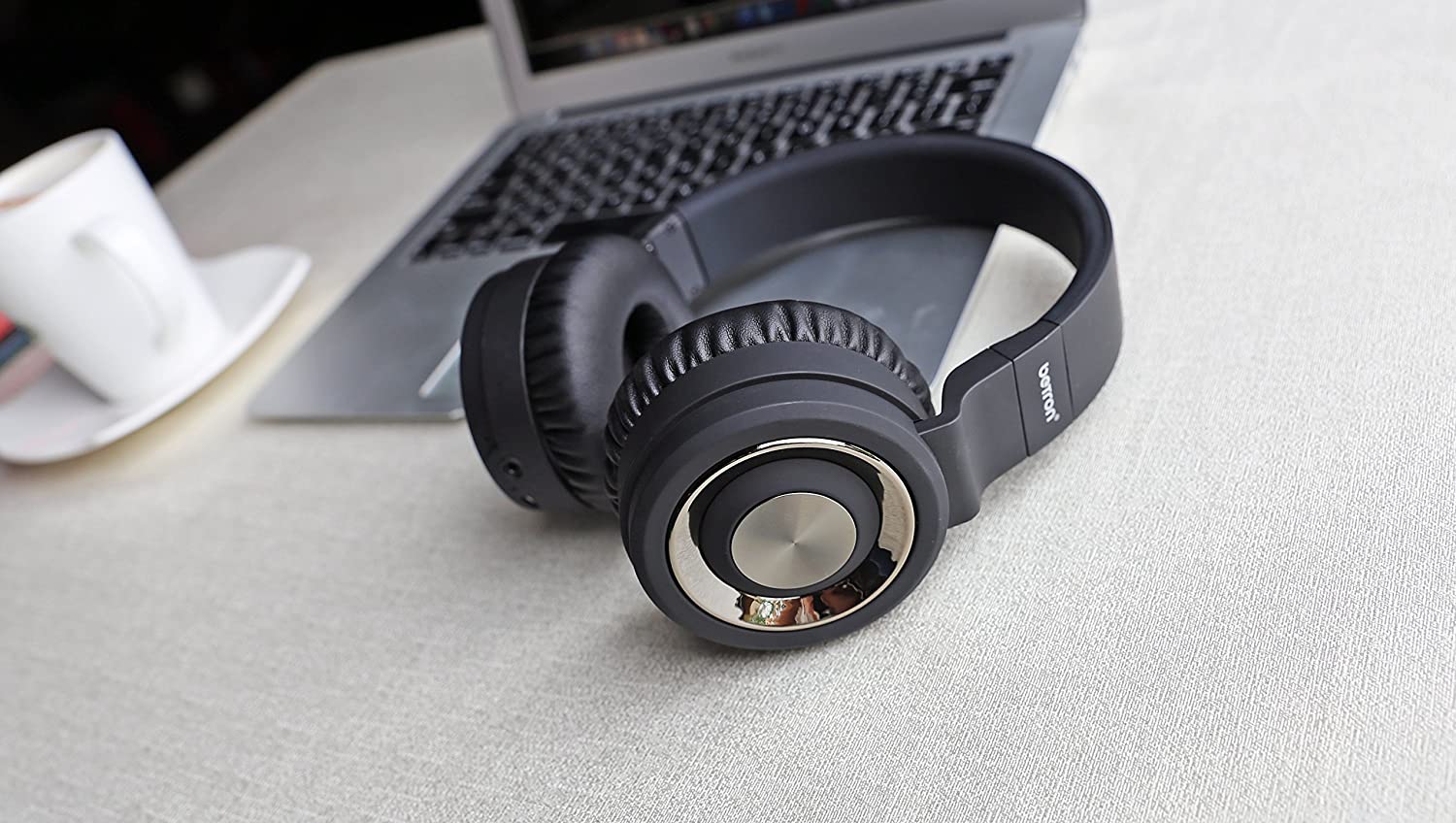 Betron BN15 Wireless Headphones With Mic On-Board Volume Control On-Ear Foldable Bluetooth Black - Image 5