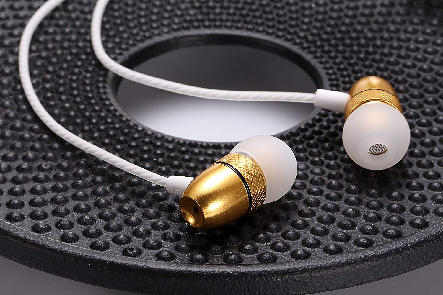Betron ELR50 Earphones in Ear with Microphone Remote Control Including Carry Case 6 Silicon Ear Buds - Image 13