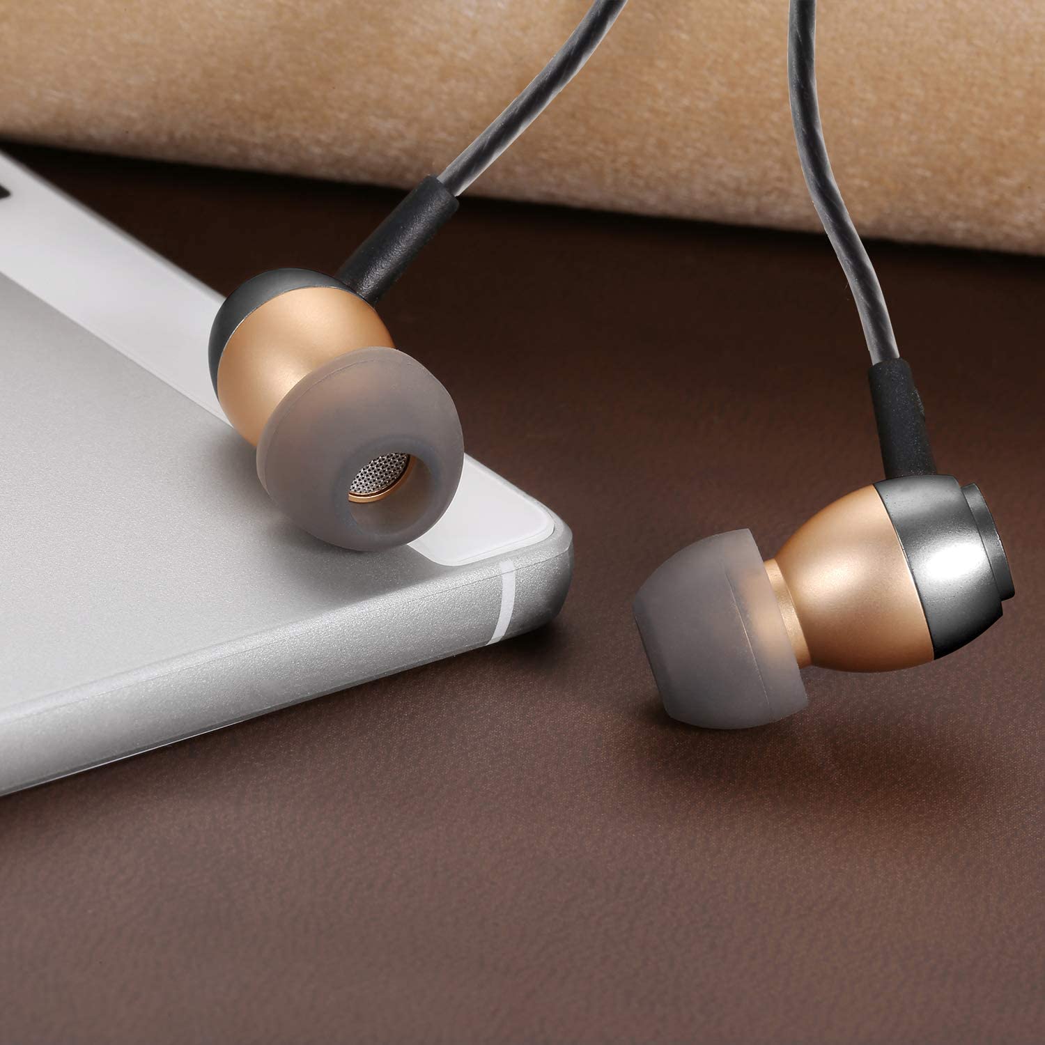 Betron GLD60 In Ear Earphones Noise Isolating Volume Control Microphone for iPhone iPod iPad MacBook - Image 3