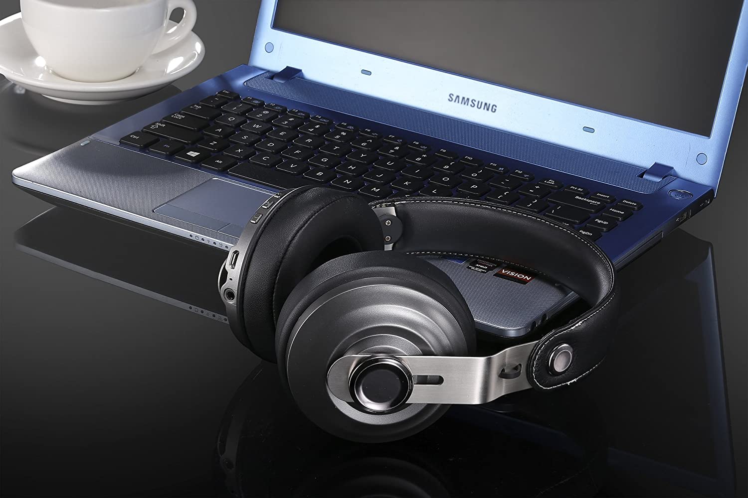 Betron HD800 Bluetooth Headphone with Built-In Microphone Volume Control Includes Hard Carry Case - Image 3