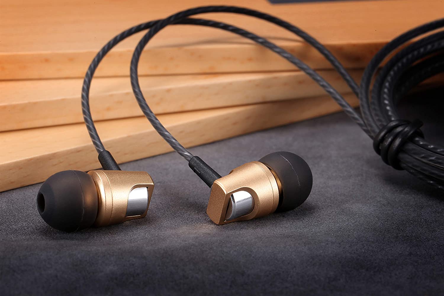 Betron KRTE60 Noise Isolating Earphones In Ear Headphones Hs-Free Mic Crisp Sound iPhone Samsung - Image 2