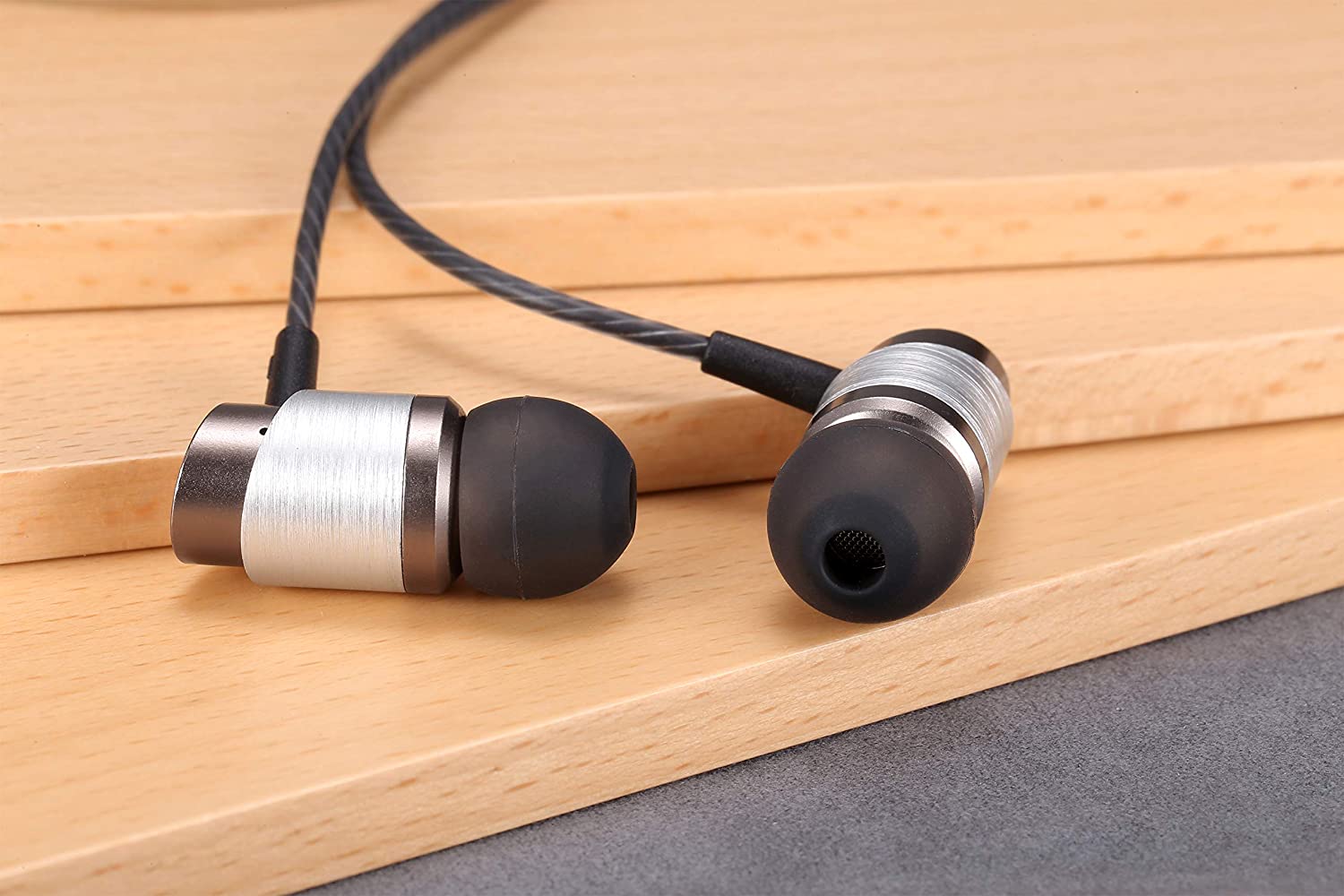 Betron KRTE90 Noise Isolating In Ear Headphones With Mic High Powered Bass Versatile Earphone - Image 5